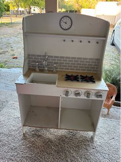 Kids kitchen $10
