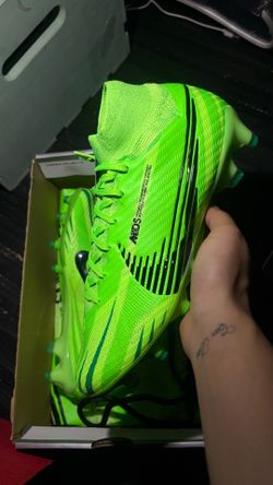 Soccer cleats