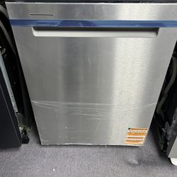 Whirlpool Dishwasher 24”