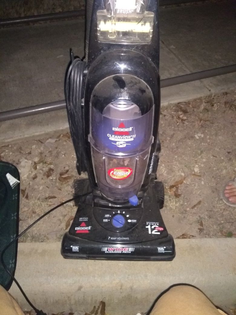 Bissell Cleanview 2 Bagless Vacuum for Sale in Austin, TX OfferUp