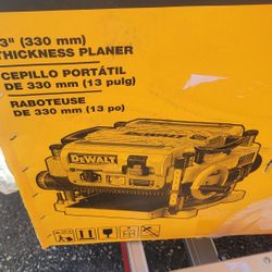 DEWALT Thickness Planer, Two Speed, 13-inch, 15 Amp, 20,000 RPM Motor (DW735X)