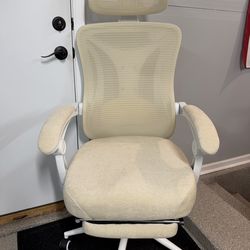 Brand New Beige/White Mesh Tall Back Recloning Office Chair w/Slide Out Footrest & Adjustable Lumbar