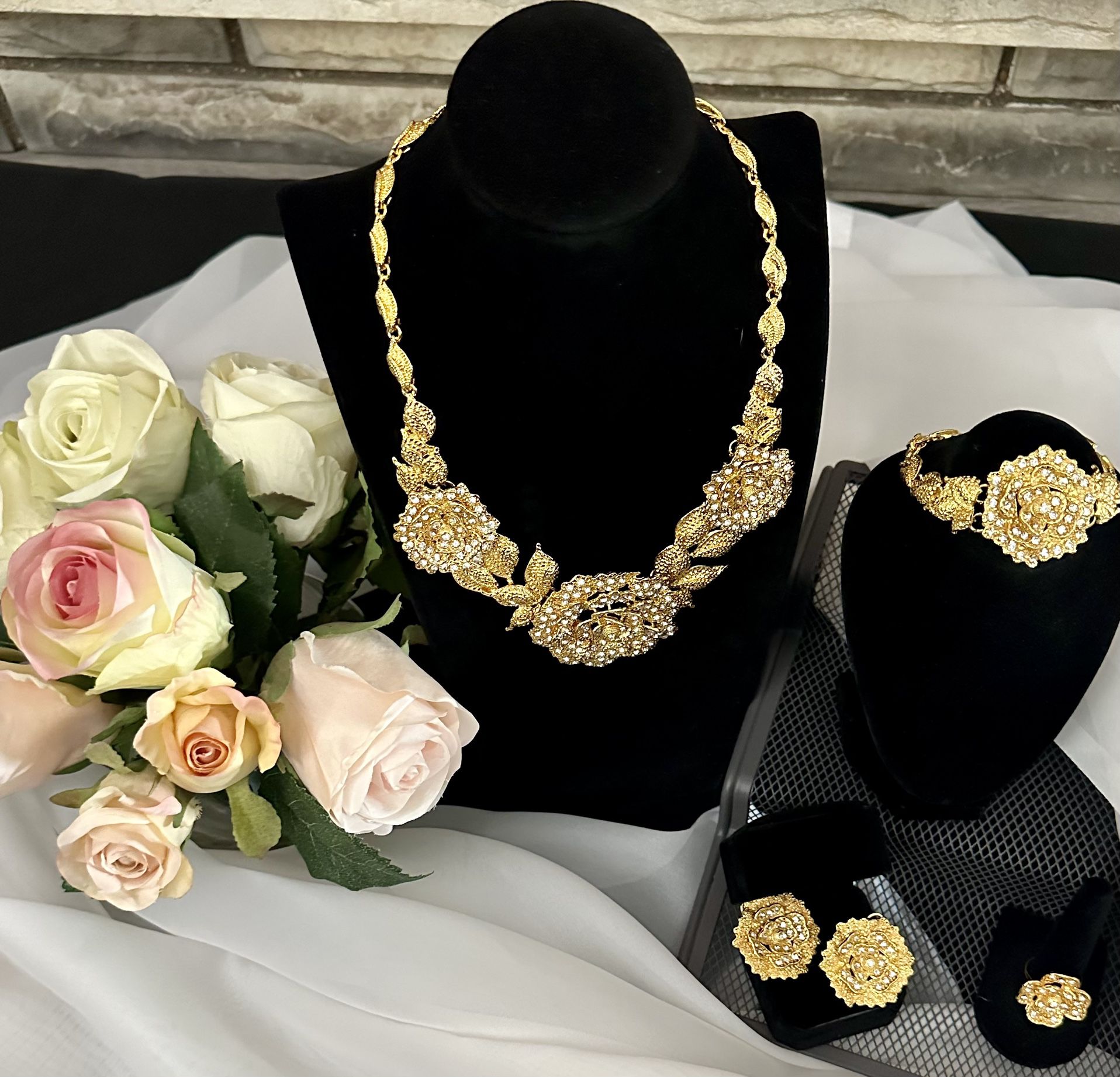 3pc Fashion Jewelry Set Gaudy Big Gold Flowers Roses
