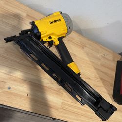 Dewalt Pneumatic 21-Degree Collated Corded Framing Nailer