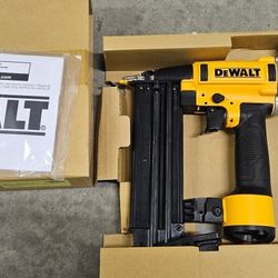 New Dewalt 18 Gauge Brad Nailer
