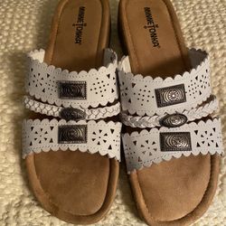 Like New Minnetonka Leather Sandals