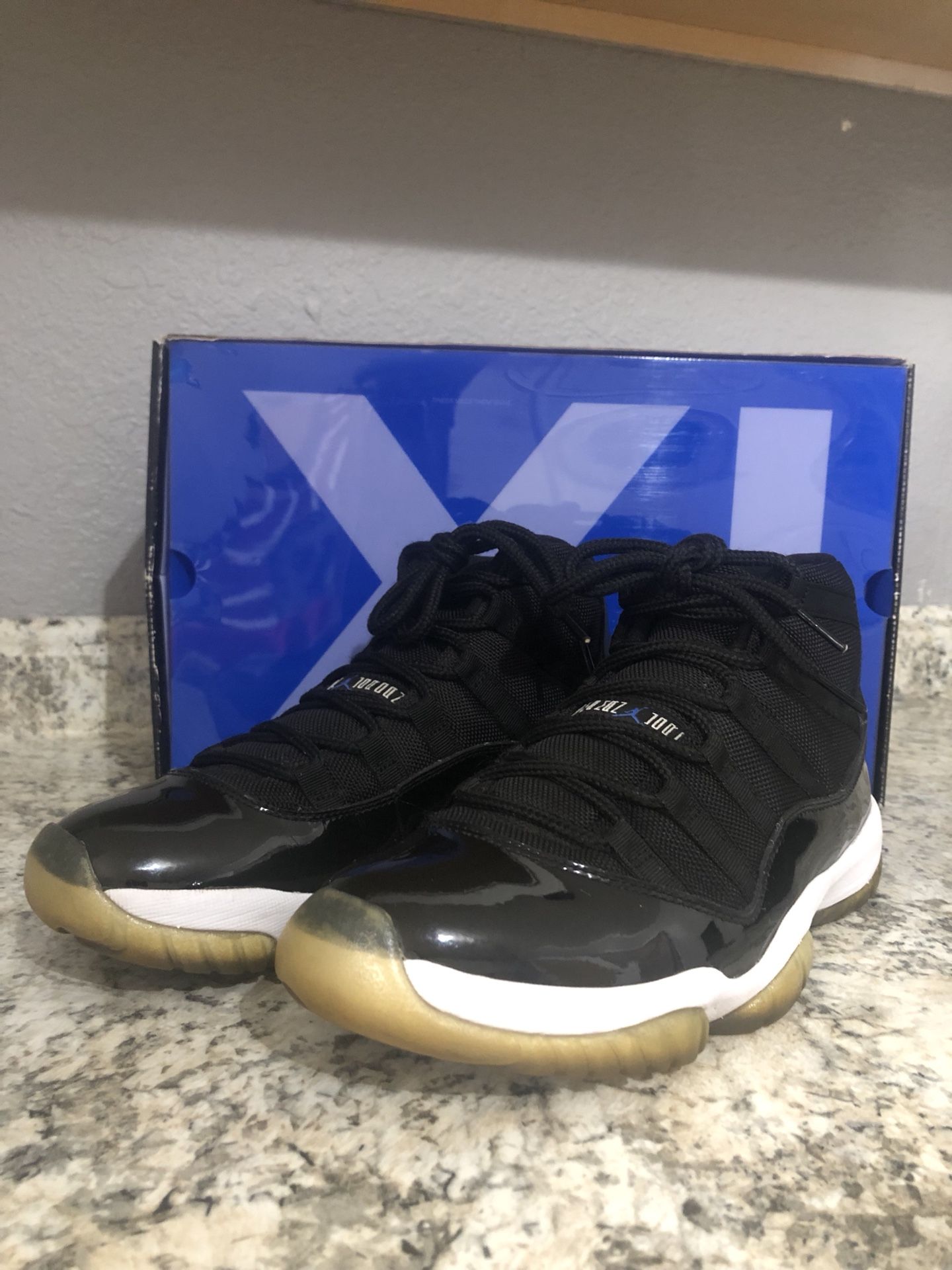 2009 Space Jam Jordan Retro 11s