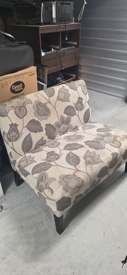 Floral Accent Chair with Dark Wood Legs