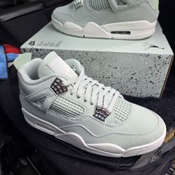 Jordans Sz 8.5W & 9W