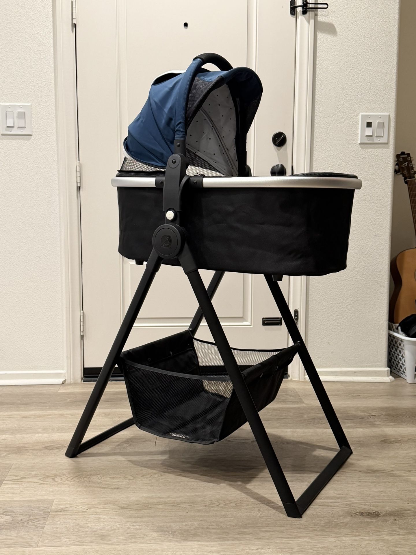 Mockingbird Bassinet & Stand in Sea