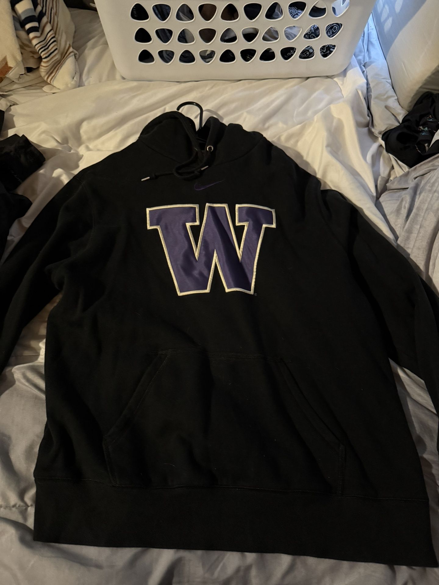 UW Embroidered Sweatshirt