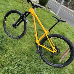 2022 Nukeproof V3 Scout Yellow