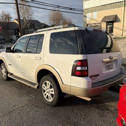 2007 F O R D Explorer. 