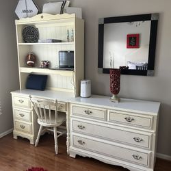 Cinderella Wood Youth Bedroom Set, Antique White