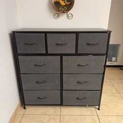Dresser with 9 drawers 🔺Good Condition 🔺See all Pictures  Pls🔺