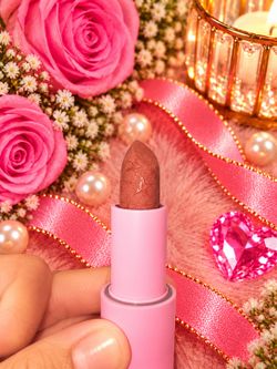Jeffree Star Velvet Trap Lipstick – Communion Wine 🍷