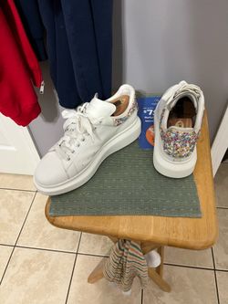 Tennis Shoes