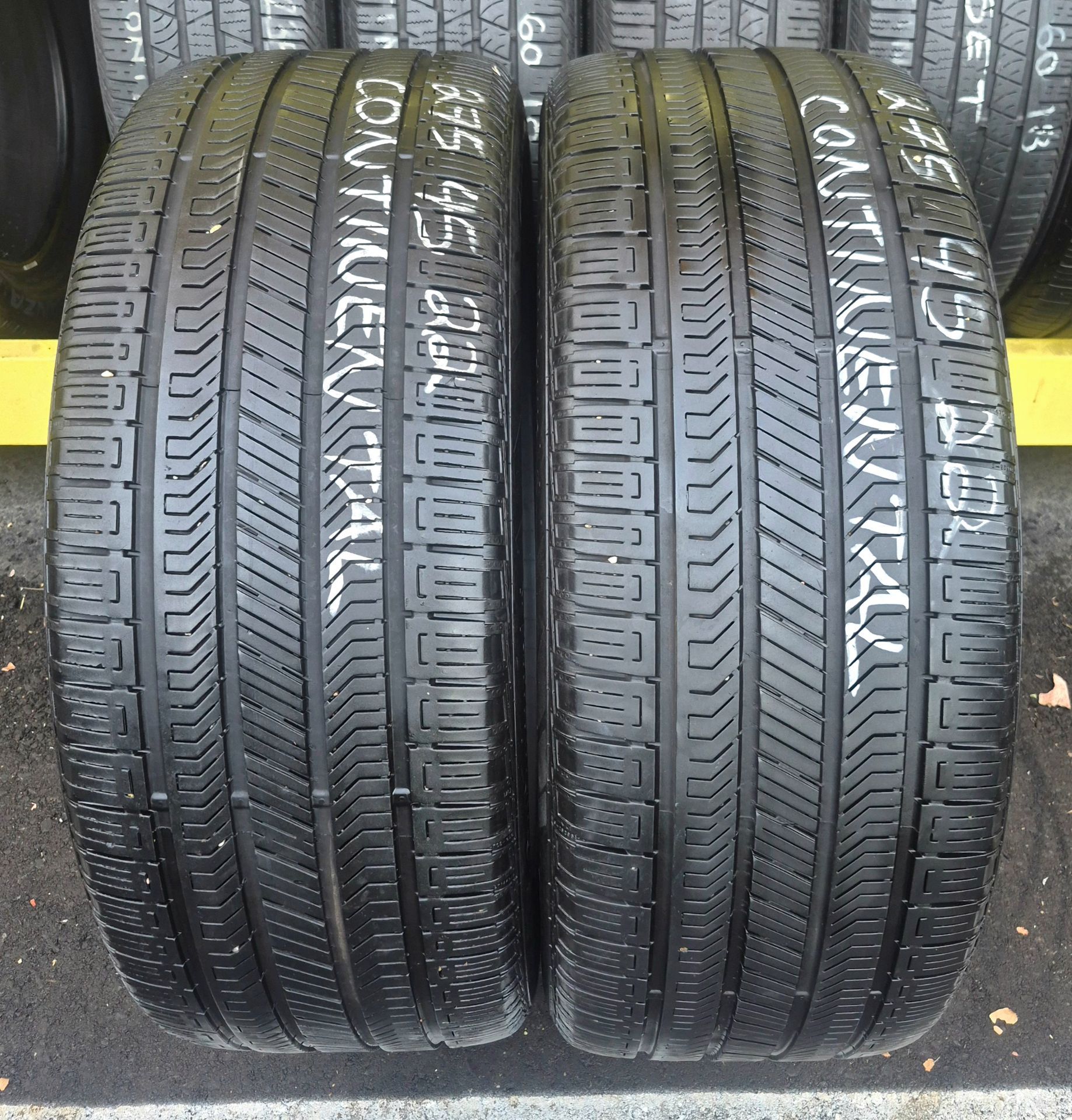 PAIR OF P275/45R22 CONTINENTAL