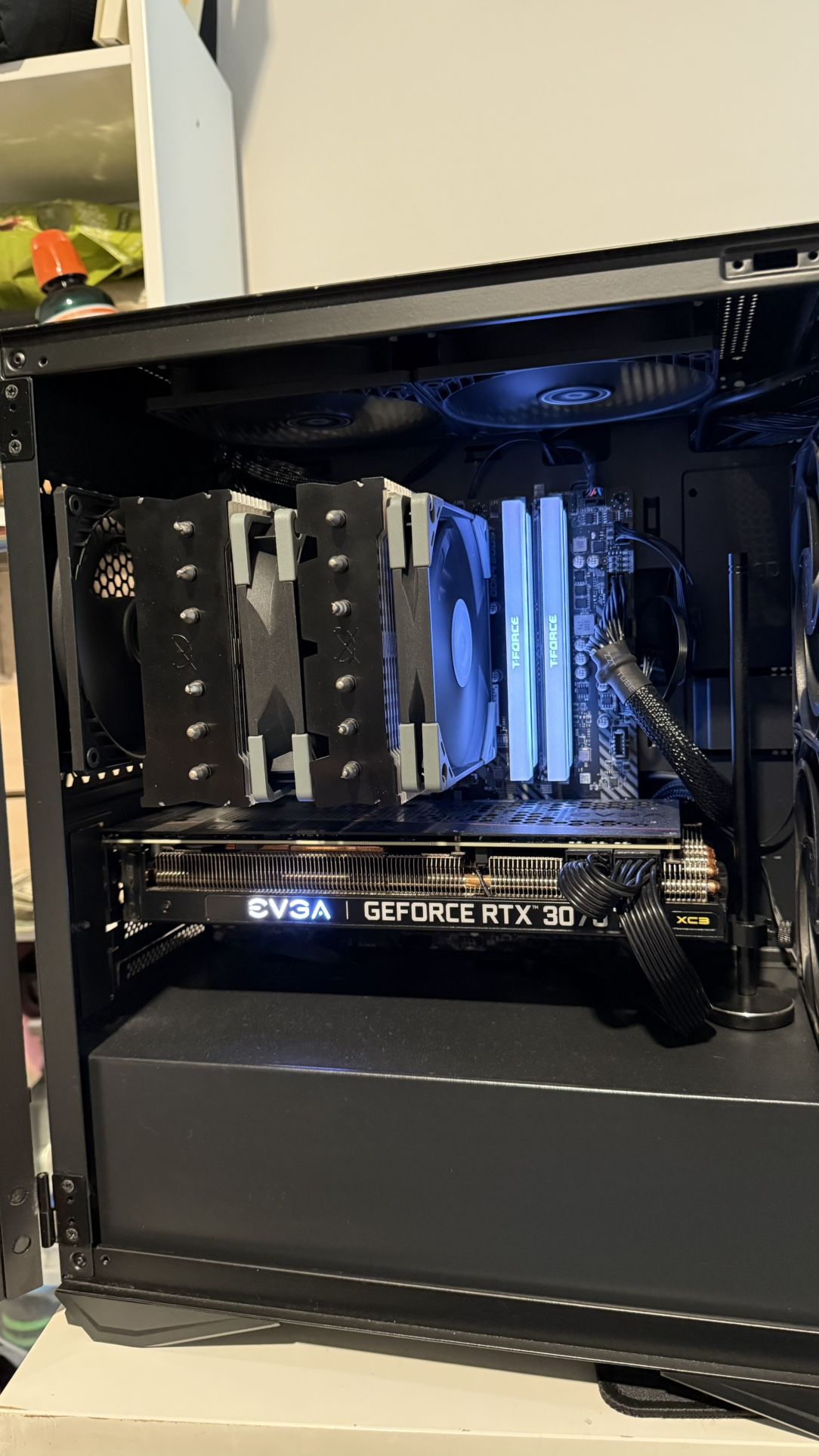 Gaming PC + Keyboard and mouse