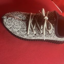 Adidas  Yeezy  size 72