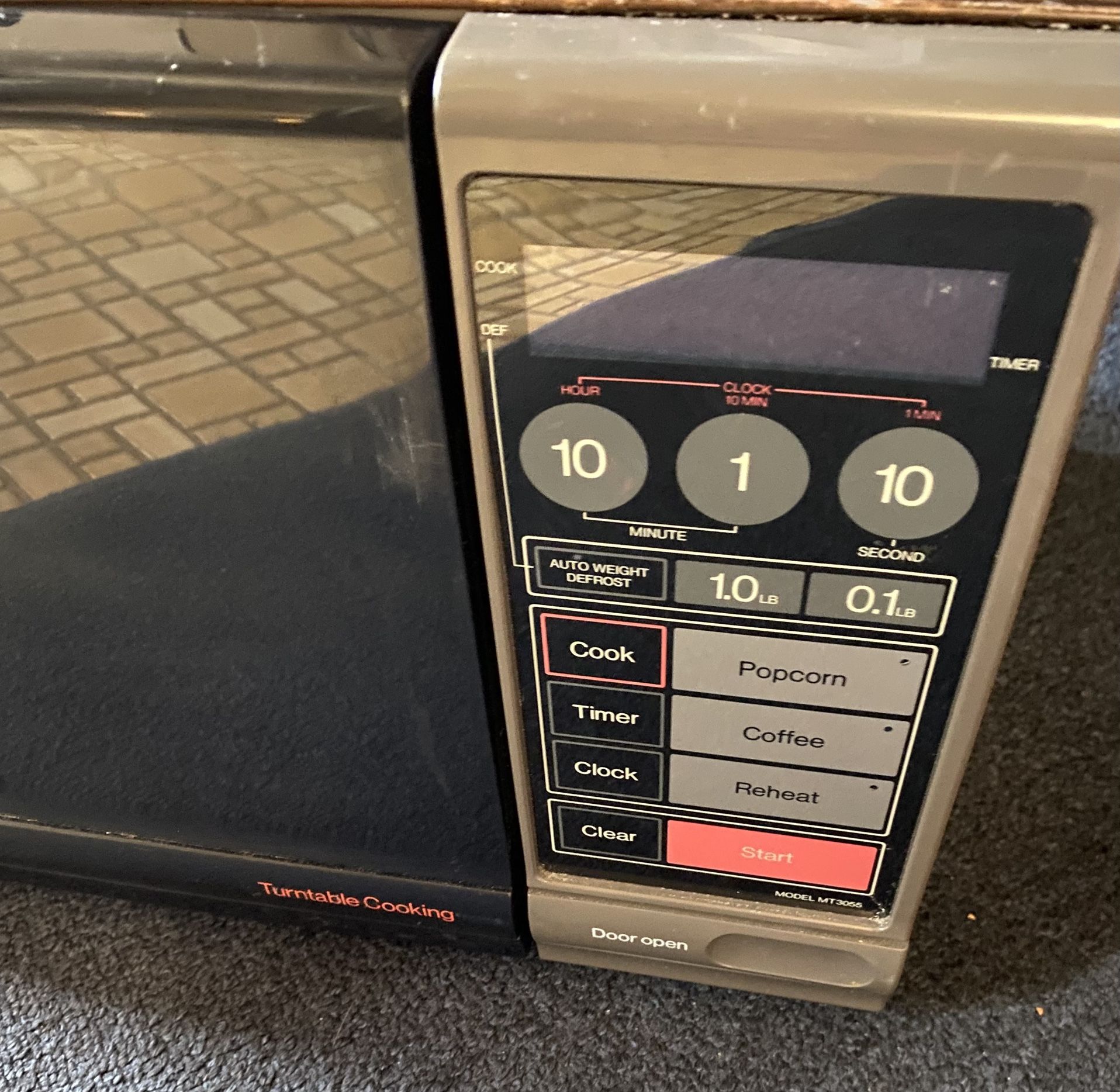 Emerson Microwave Works Great