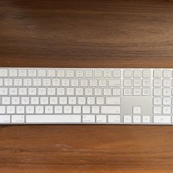 Apple Magic Keyboard with Numeric Keypad : Wireless, Mac, iPad, or iPhone 
