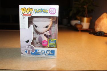 SDCC 2020 Funko Pop Pokémon Mewtwo Flocked #581 Comic-Con Exclusive