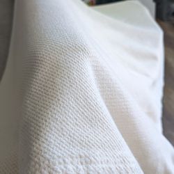 High Quality - Organic COYUCHI Brand - K/Q  Blanket (Org. $478)
