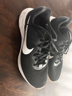 Nike Size 8 Woman’s Running Shoes 