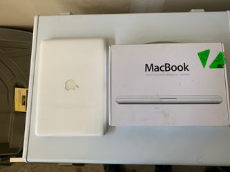 Apple Macbook 13 White, MC516LL/A for Parts/ not Working