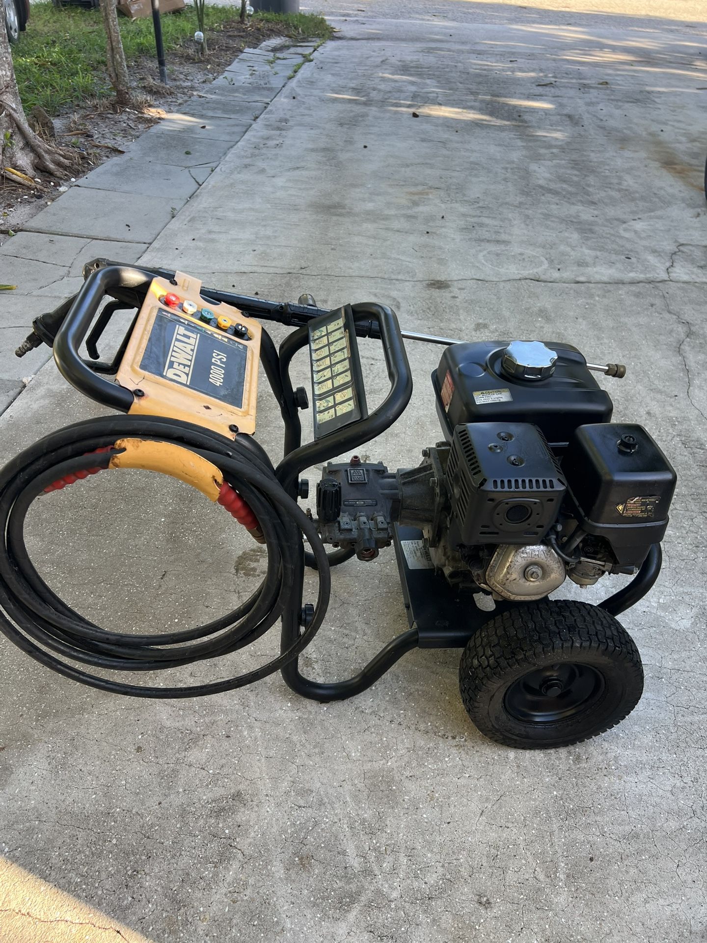 DEWALT PRESSURE WASHER PRESSURE CLEANER 4000 PSI WORKS PERFECT FOR YOUR BUSINESS