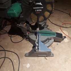 Metabo Table  Chopsaw  With  Folding  Table And  Saw Blade