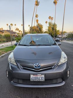 2012 toyota prius V