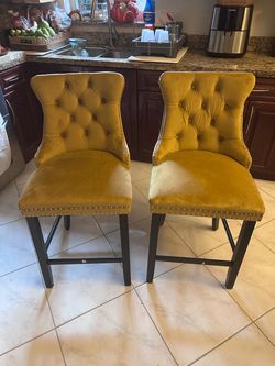 Gecheer Contemporary Velvet Bar Stools Set of 2 with Button Tufted Design, Wooden Legs & Chrome