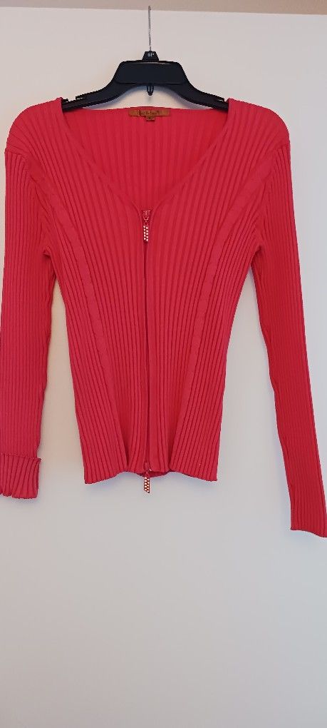Classy! Ribbed Sweater With Faux Diamond Zipper Latch