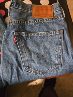premium Levis big E