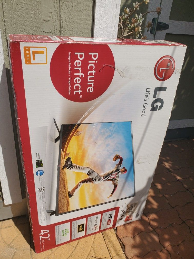 LG 42" TV 1080P Model #LB5600