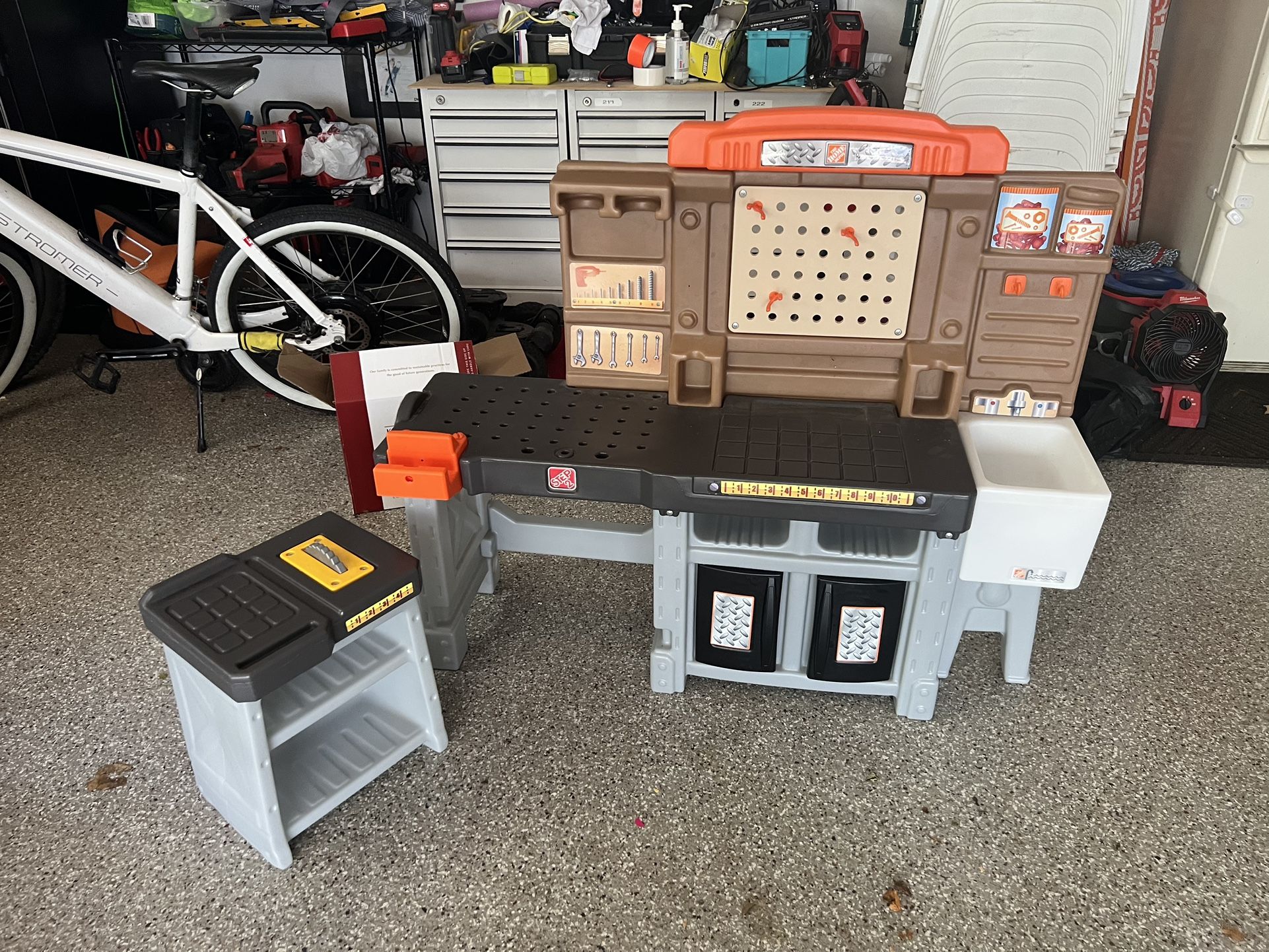 Step2 Pro Play Workshop & Utility Bench