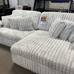 Stunning Reclining Sectional! $1699 🏠🤍🔥 Easy Financing!
