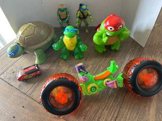 Teenage Mutant Ninja Turtles Ninja turtle toys lot of 7