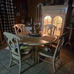 Dinning Table 
