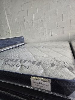 QUEEN PLUSH MATTRESS