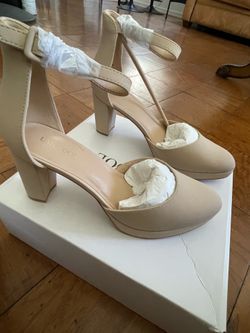 New Beige Chunky style heels 8.5, 9.5