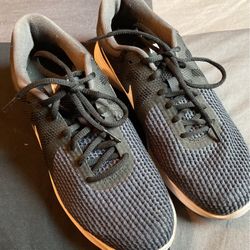 Nike Tennis Shoes
