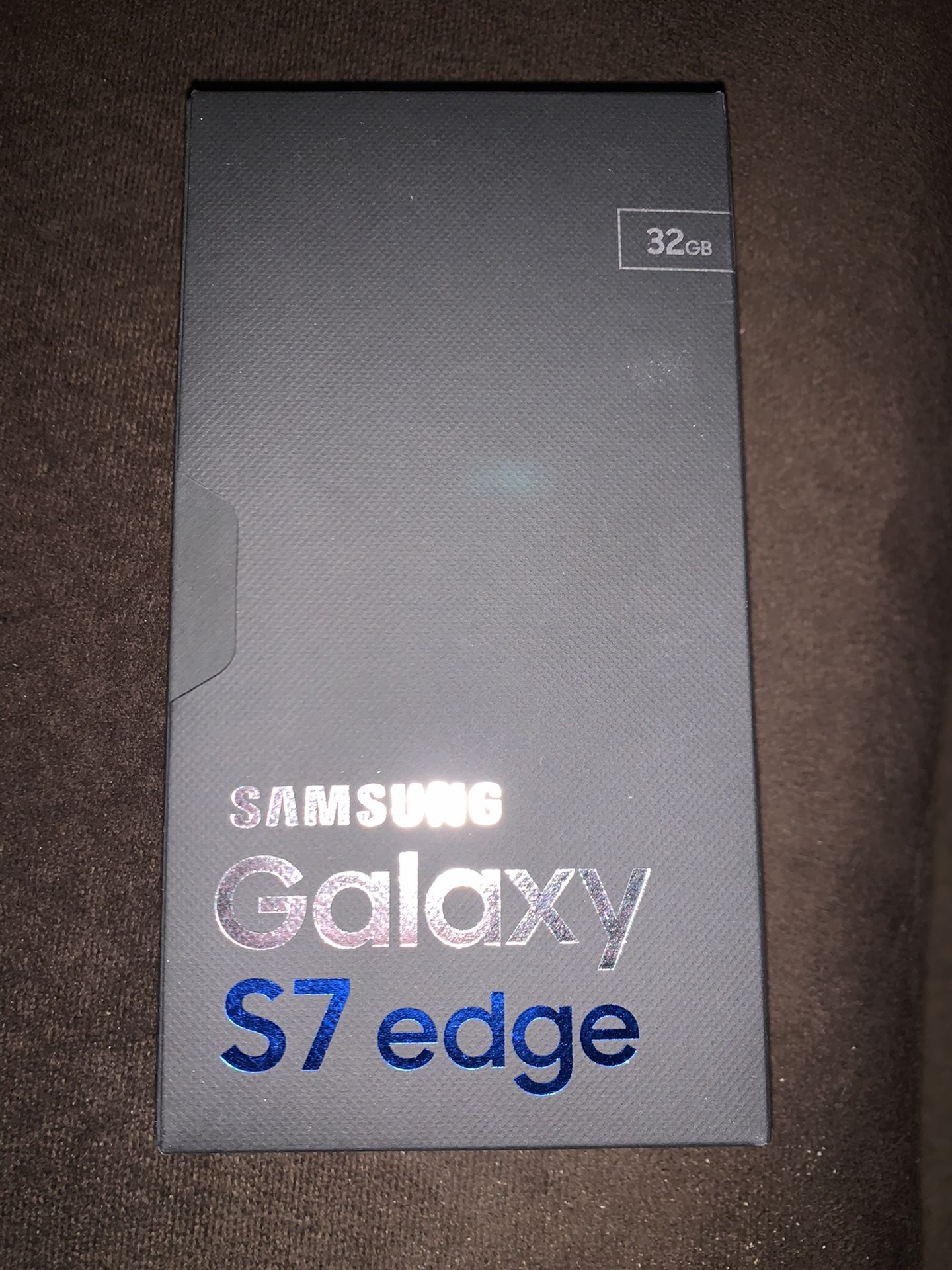 UNLOCKED Samsung Galaxy S7 edge w/ headphones + charger