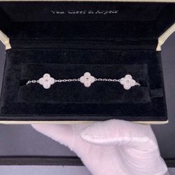 Moissanite 