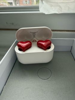 Heart shave earbuds for women gift