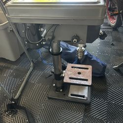 CENTRAL MACHINERY 8" 5 SPEED BENCH DRILL PRESS 