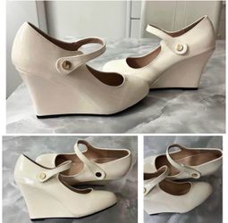 Beautiful Woman’s Shoes (SIZE 7.5)