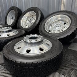 Ford F450 Platinum Wheels & Tires